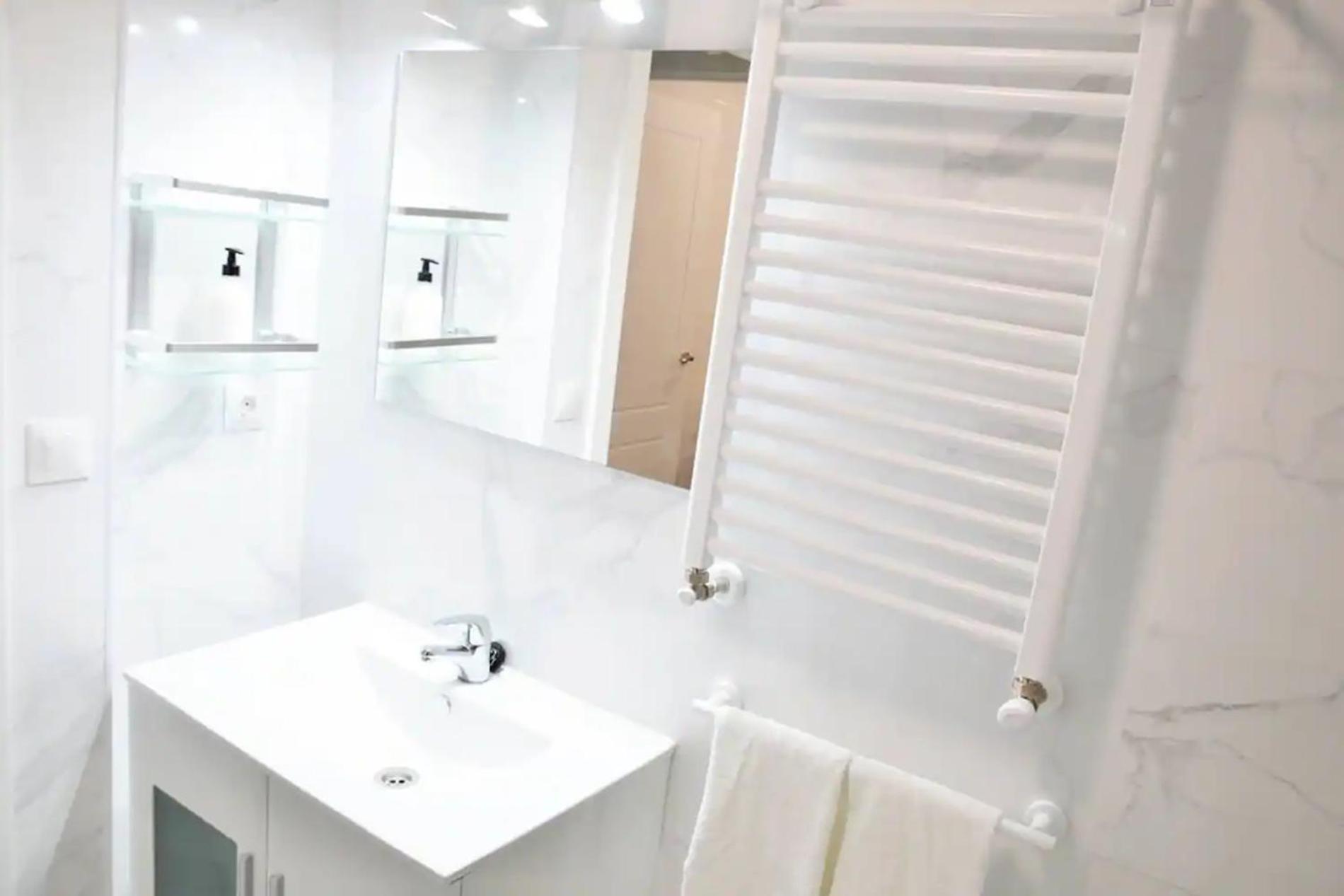 Nuevo Apartamento De 3 Dormitorios En Calle Alta Сантандер Екстериор снимка